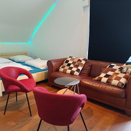 In Villa 56 Qm Apartment, 24 H Check-In,Free Parking Hannover Bagian luar foto